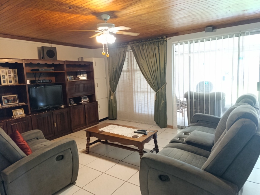 4 Bedroom Property for Sale in Fichardt Park Free State